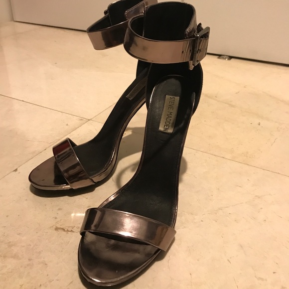 COPY - STEVE MADDEN MARLENEE IN METALLIC CHARCOAL GRAY - Picture 2 of 5